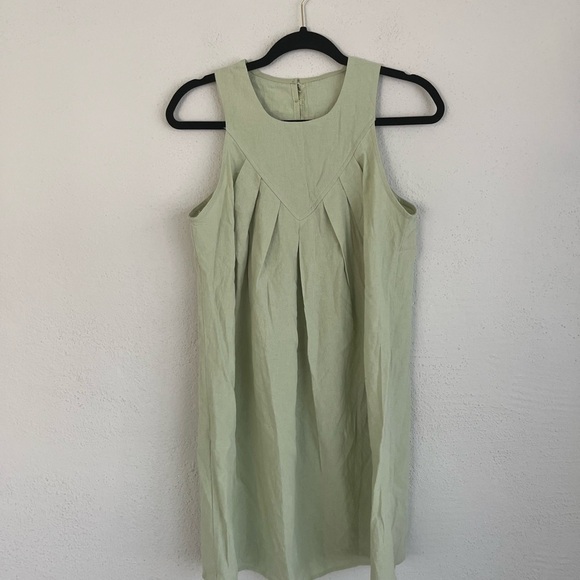 C. cline woman light green shift dress, size M - Picture 2 of 7